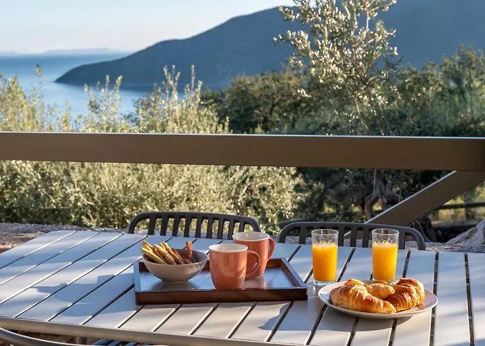 Dio Escapes Villa Poúlithra