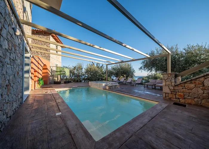 Dio Escapes * Poúlithra